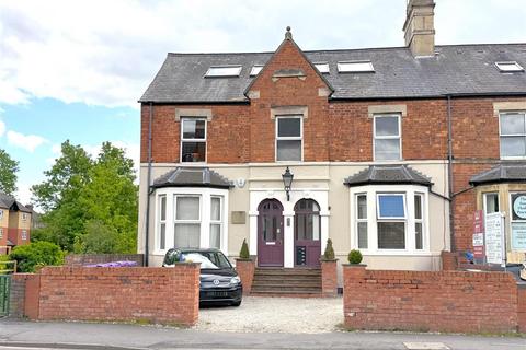 3 bed property, in St Catherines Road, £400,000