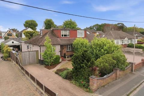 3 bed property, in Badger Hall Avenue, £375,000