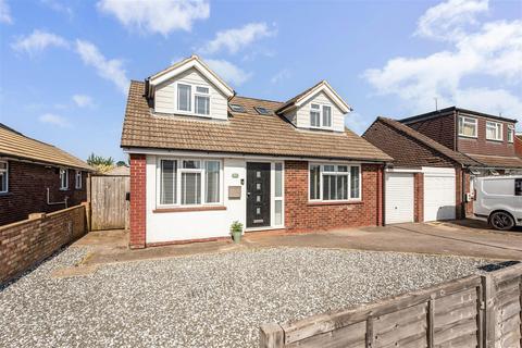 4 bed property, in Hart Plain Avenue, £415,000