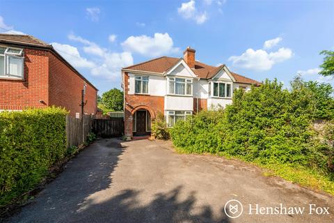 3 bed property, in Botley Road, £495,000