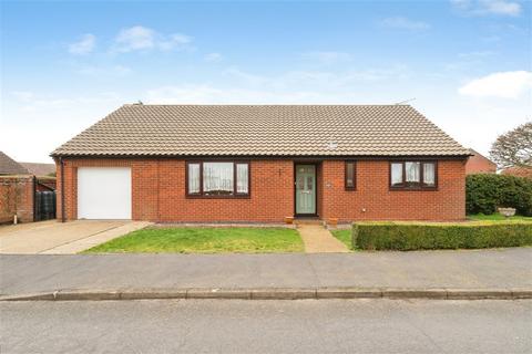 2 bed property, in Brancaster Way, £200,000
