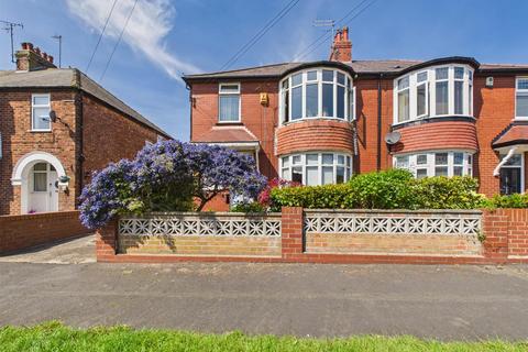4 bed property, in Fifth Avenue, £225,000