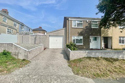 3 bed property, in Higher Compton, £290,000