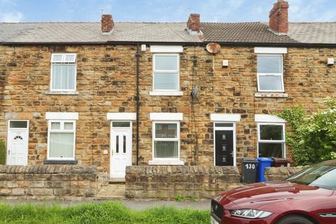 2 bed property, in Hall Road, £150,000