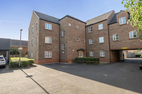 2 bed property, in Winters Field, £134,950