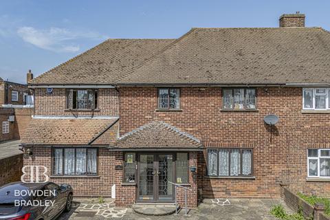 4 bed property, in Havering Road, £650,000