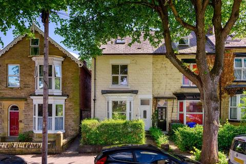 4 bed property, in St. Ronans Road, £315,000