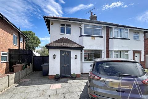 3 bed property, in Rathmore Crescent, £260,000
