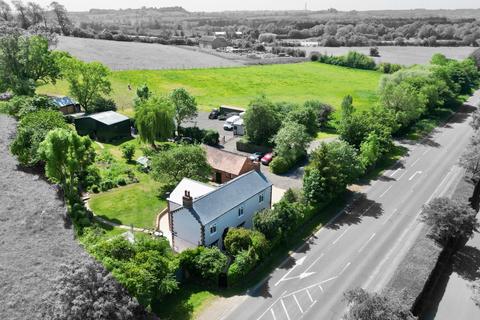 4 bed property, in Daventry Road, £950,000