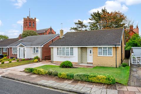 3 bed property, in The Lawns, £390,000