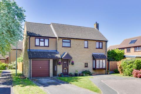 5 bed property, in The Pightle, £475,000