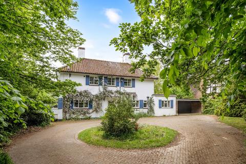 4 bed property, in Folders Lane, £1,000,000