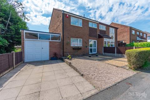3 bed property, in Norton Lane, £260,000