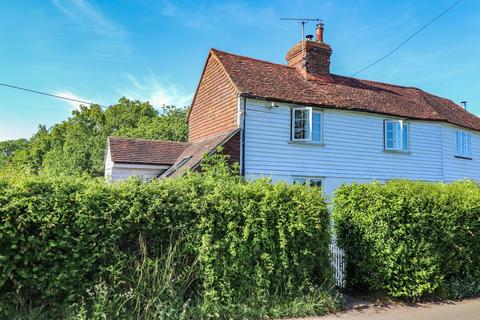 4 bed property, in Ewhurst Green TN32, £595,000