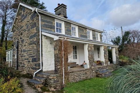 4 bed property, in Bron Teigl, £100,000