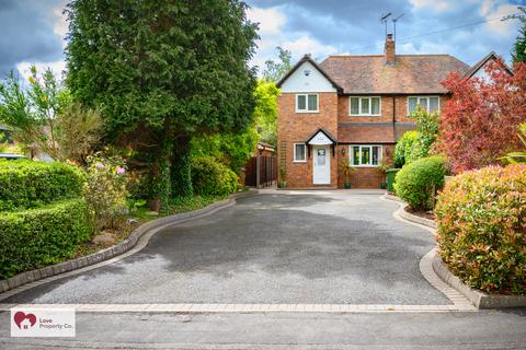 3 bed property, in Lugtrout Lane, £395,000