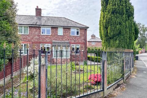 3 bed property, in Chestnut Avenue, £285,000