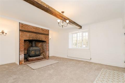 4 bed property, in Fakenham Road, £280,000