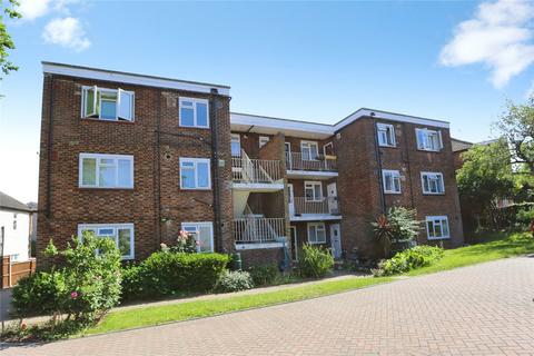 2 bed property, in Ravensbourne Park Crescent, £290,000