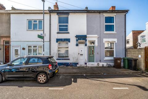 2 bed property, in Lower Brookfield Road, £220,000