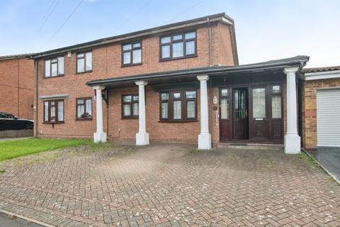 4 bed property, in Gladstone Street, £350,000