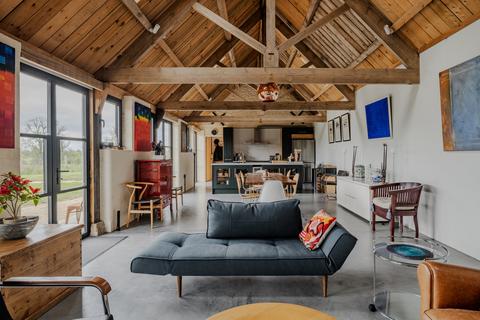 4 bed property, in Manor Barns, £1,900,000
