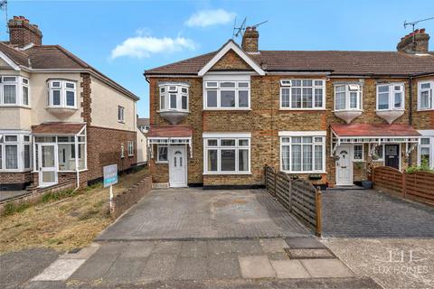 3 bed property, in Glenwood Drive, £550,000