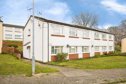 2 bed property, in Derwent Crescent, £100,000
