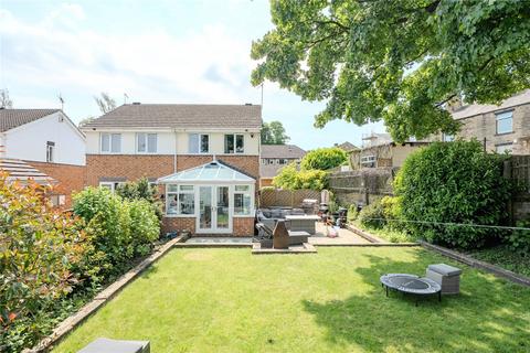 3 bed property, in Earlswood Mead, £300,000