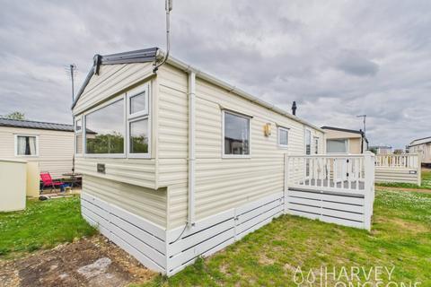 2 bed property, in Rye Harbour Road, £39,995