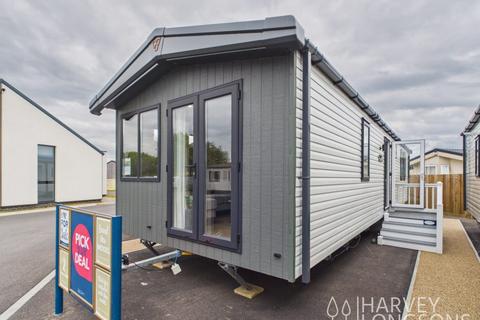 2 bed property, in Rye Harbour Road, £99,995