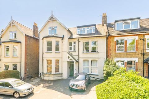 1 bed property, in Christchurch Road, £340,000