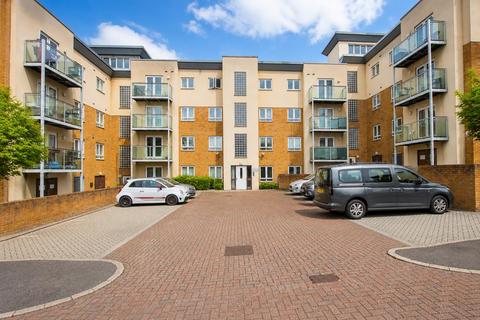 2 bed property, in Taylor Court, £300,000