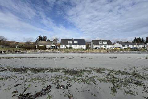 4 bed property, in Burnside, £185,000