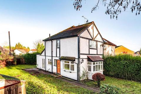3 bed property, in Orchard Road, £550,000