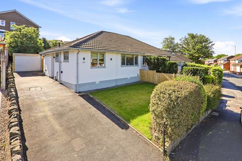 2 bed property, in Green Lane, £290,000