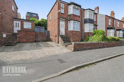 3 bed property, in Idsworth Road, £170,000