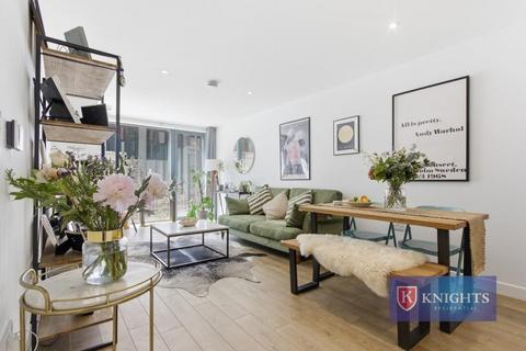 1 bed property, in Lapwing Heights, £350,000