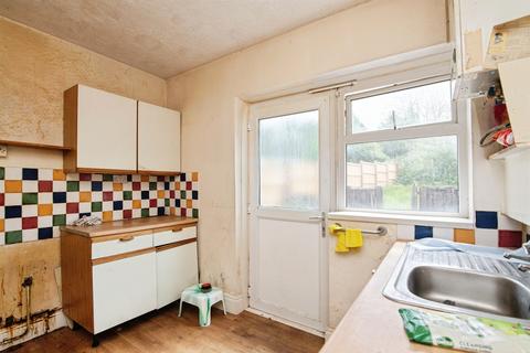 3 bed property, in Marsh Lane, £200,000