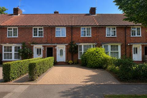 3 bed property, in Springfields, £450,000