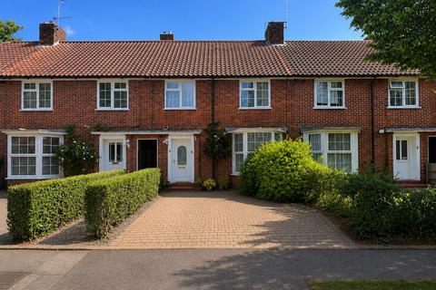 3 bed property, in Springfields, £450,000