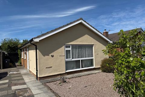 3 bed property, in Surrey Close, £245,000