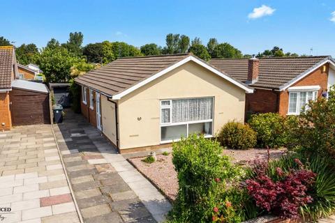 3 bed property, in Surrey Close, £245,000