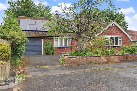4 bed property, in Lea Way, £495,000