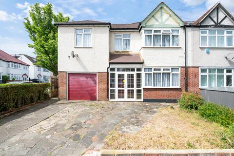 4 bed property, in Glenthorne Gardens, £750,000