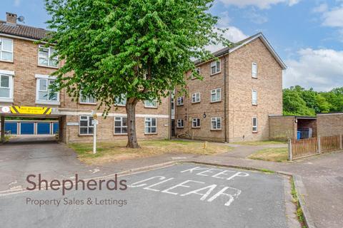 2 bed property, in Harrington Court, £260,000