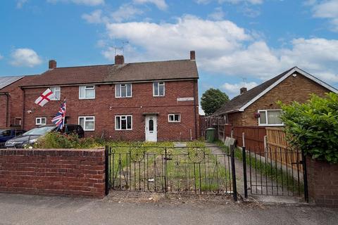 3 bed property, in Shrewsbury Road, £140,000