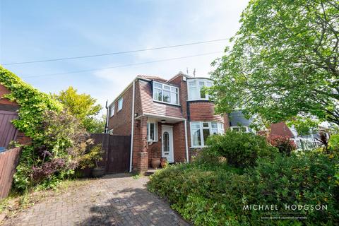 3 bed property, in Leominster Road, £219,950