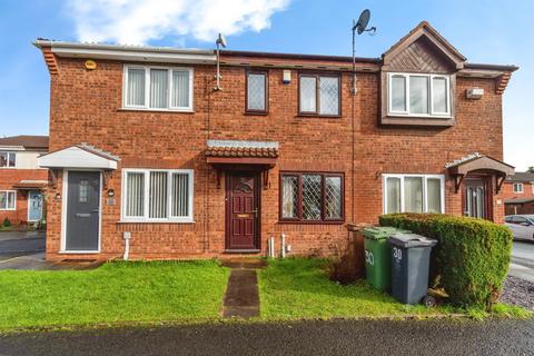 2 bed property, in Princess Way, £140,000