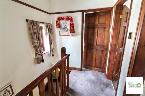 3 bed property, in Leek New Road, £160,000